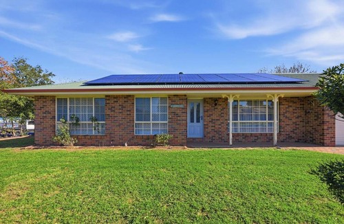 Dubbo House | Canterbury House - Firepit Retreat Near Mall