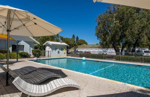 Broadwater House | Cape View Beach Resort - Endless Summer