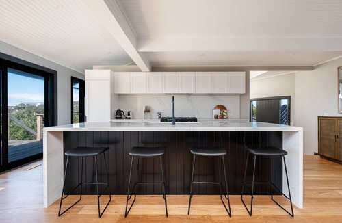 Rye House | Capeviews on Higgins with separate Studio