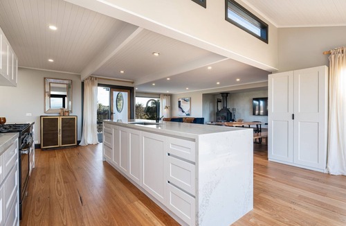 Rye House | Capeviews on Higgins with separate Studio