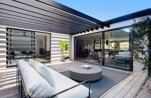 Isle Of Capri House | Capri Waterfront Oasis Pool, 4bd steps to Surfers