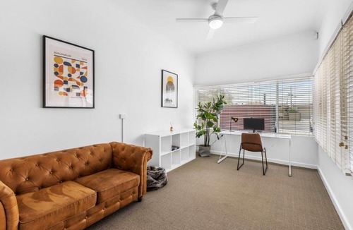 Carlisle House | Carlisle Comfort Spacious 3BR Home w BBQ & Wifi
