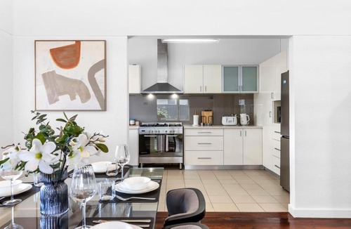 Carlisle House | Carlisle Comfort Spacious 3BR Home w BBQ & Wifi