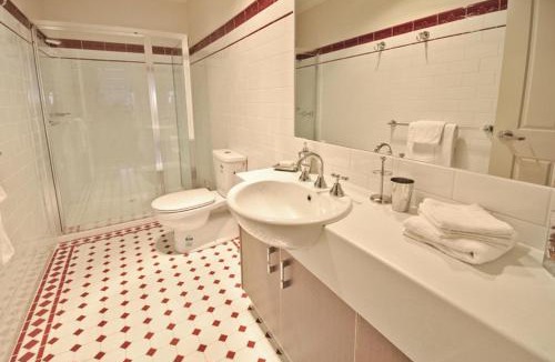 Brunswick House | Carnarvon St - Stylish & Comfortable Urban Stay