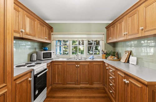 Portarlington House | Carrick Cottage on the waterfront