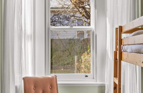Portarlington House | Carrick Cottage on the waterfront
