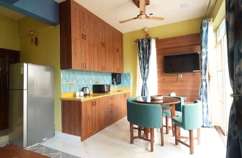 Cooke Town Apartment | 🌿 Casa Albela | Luxe 4BR Boho-Chic Suite with Balcony in Central Bangalore