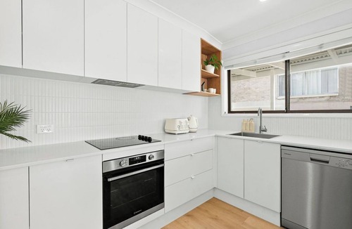 Mollymook Beach House | Casa Blanco | Pet friendly | Pay 2, Stay 3!