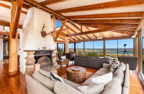 Ashby Heights House | Casa Del Rio