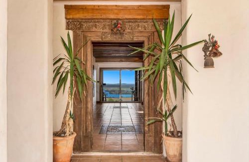 Ashby Heights House | Casa Del Rio