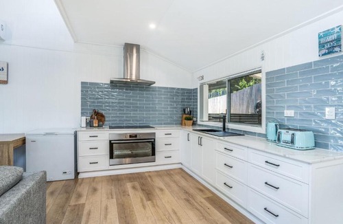 Rainbow Beach House | Castaway Cottage - Rainbow Beach