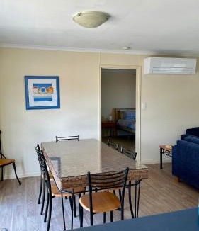 Para Wurlie House | Catch N Relax