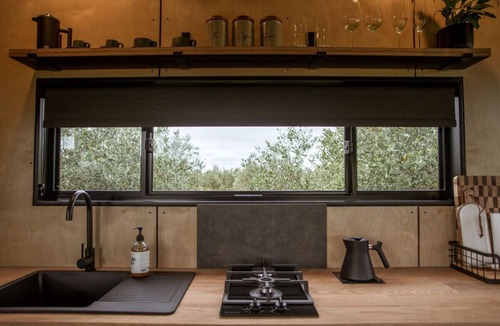 Myrup Cabin | Cate · Cate the Tiny Cabin in Esperance