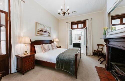 Central Mudgee House | Cawarra on the Park - Historic Mudgee Grandeur