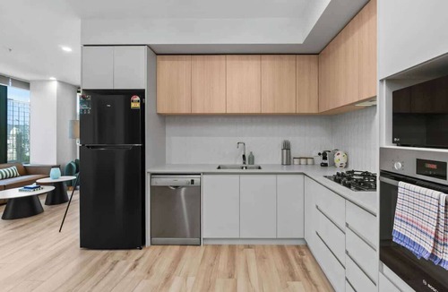 Adelaide Central Business District Apartment | CBD 2BR Luxe Escape – Walkable & Free Parking