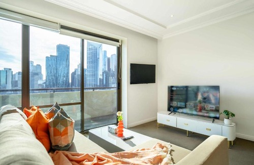 Chinatown Apartment | CBD City View Mantra 2B1B APT