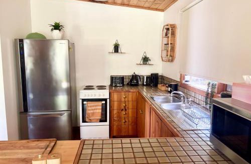Ventnor House | Cedar Palms Pet friendly close to red rocks beach