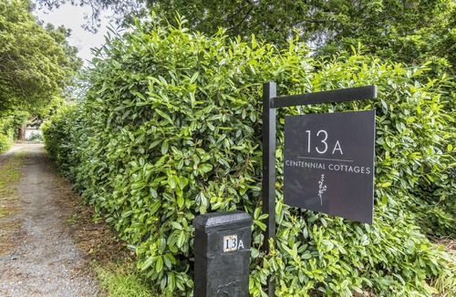 Bowral Cottage | Centennial Cottage 2 Botanica - walk to town