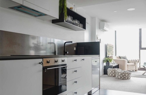 Braddon Apartment | Central 1-Bed with Pool, Sauna, Gym and Parking