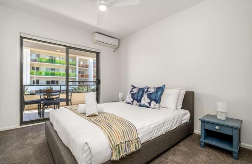 Greenway Apartment | Central 2BR Stylish Apt Located in Greenway - Hosted by Canstay