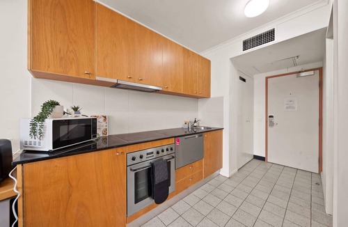 City East Apartment | Central ACT Studio with Indoor Pool and Gym