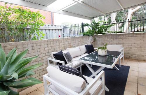 South Perth Apartment | Central Apartment, Zoo Abode