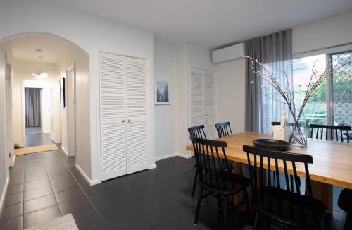 South Perth Apartment | Central Apartment, Zoo Abode