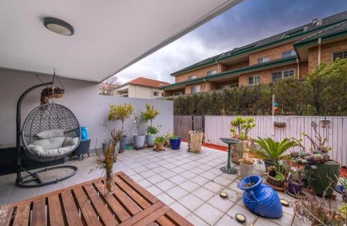 Braddon Apartment | Central Braddon Retreat near Cafes and Culture