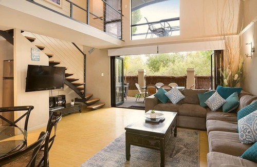 Dunsborough Villa | Central Dunsborough Town House With Access to Indoor Pool/Spa