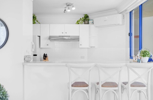 Tuncurry Apartment | Central lakeside location! Walk to splash park, skatepark, playground, rockpool!