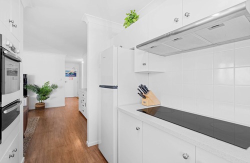 Tuncurry Apartment | Central lakeside location! Walk to splash park, skatepark, playground, rockpool!