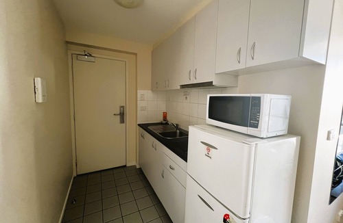 Carlton South Apartment | Central Melbourne CBD Apartment | Free Wifi