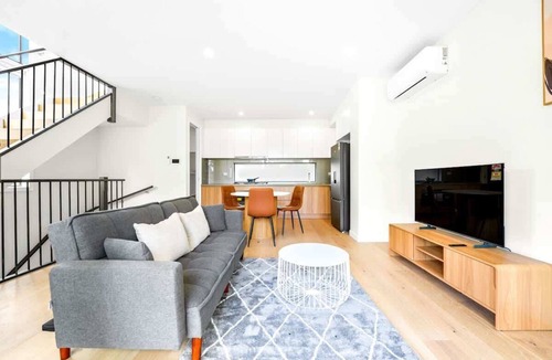 Mount Waverley Condo | Central Mount Waverley Townhouse with parking!