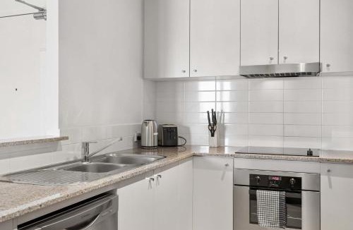 Perth Central Business District Apartment | Central Perth 1BR Apartment with Parking