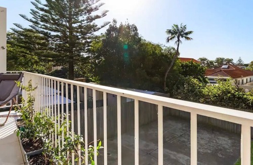 Bondi Junction Apartment | Central to Beach & City