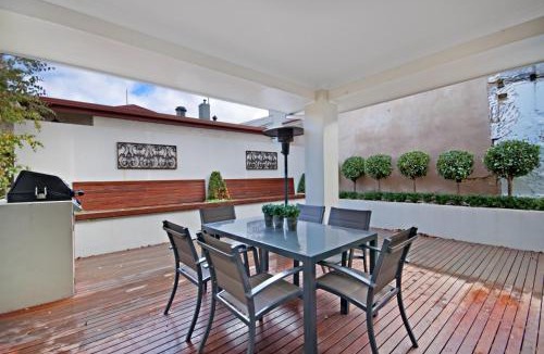 Warrnambool House | Central Warrnambool Townhouse