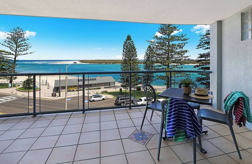 Caloundra Apartment | Cerulean Beachfront Apartment - Unit 8