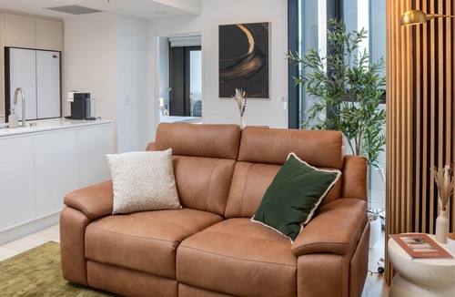 Canberra City Centre Apartment | Chada by Cadiz Properties – Lakeview | Pool | CBD & Parkside