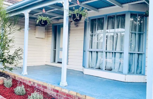 Chadstone House | Chadstone Cozy Retreat