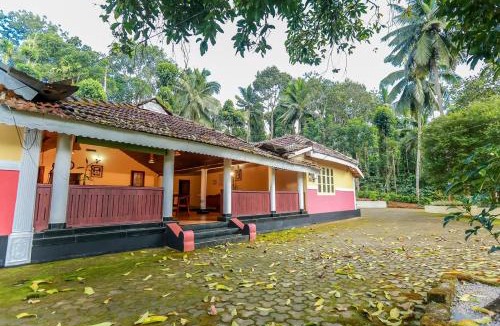 Gudalur Resort | Chandragiri Heritage Bungalow By ZOMESTAYS