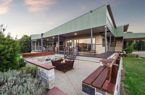 Burnside House | Charlie Bravo Chalet - Escape to the Golden Triangle