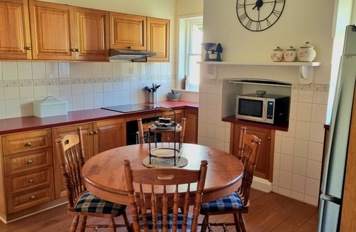 Moonta Cottage | Charming 100yr old cottage in the heart of Moonta