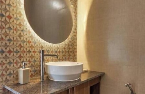 Thousand Lights Apartment | Charming 2-bedroom apartment with WiFi, AC in Chennai