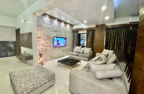 Gulshan Apartment | Charming 2-bedroom apartment with WiFi, AC in Gulshan 1. Niketon Dhaka.