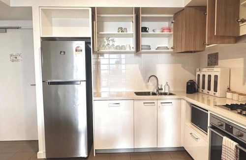 Adelaide Central Business District Apartment | Charming 2 BR Apt Chinatown Pool Gym