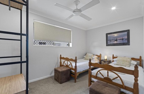 Nundah Apartment | Charming 3-bed Apartment near Local Shops