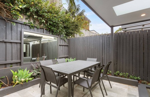 Balmain House | Charming 3-bed Cottage with a Courtyard