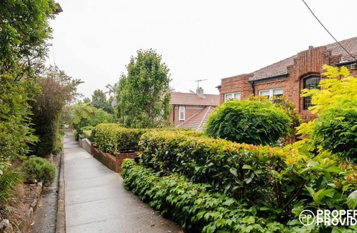 Wollstonecraft Apartment | Charming Art Deco Retreat Minutes From The CBD