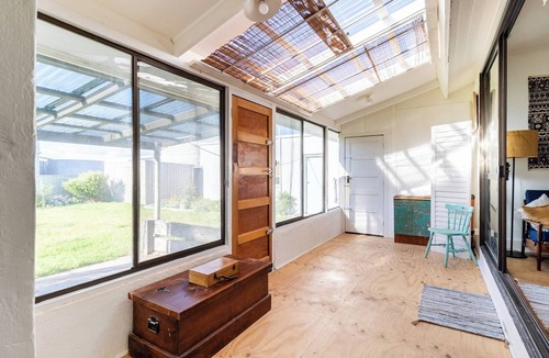 Port Macdonnell House | Charming Beachside Stay in Port MacDonnell