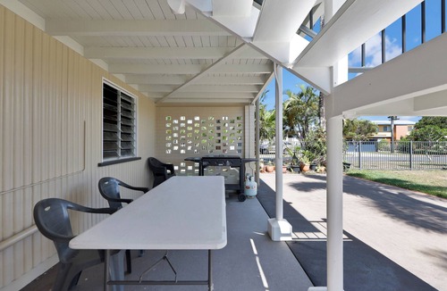 South Mackay House | Charming Coastal Home in South Mackay